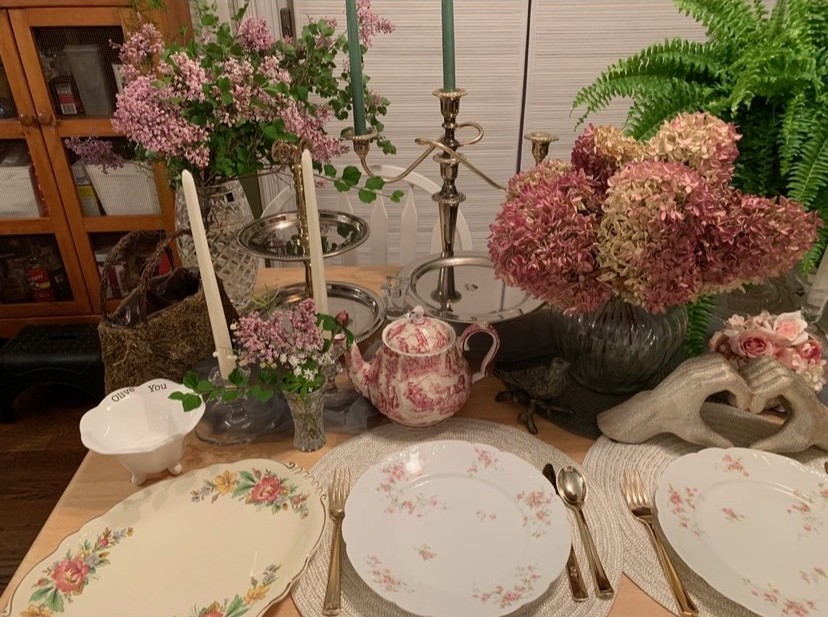 Picnic Floral Decor